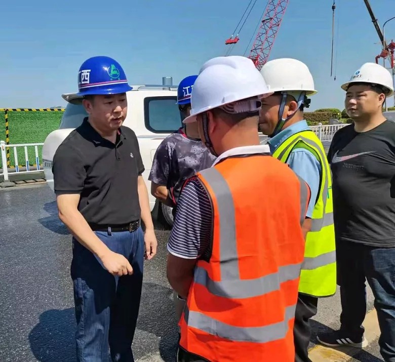 羅輝到沿江中北大道快速路改造工程、真君路隧道工程項目檢查工作