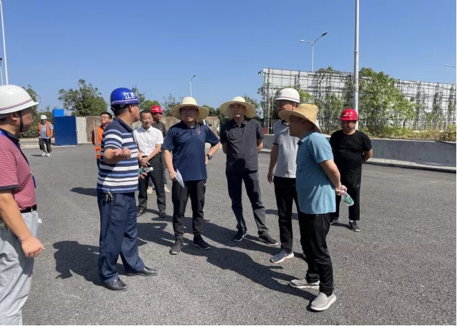 章勇視察青山湖西岸片區(qū)基礎(chǔ)設(shè)施建設(shè)工程、丹霞路道路及綜合管廊工程EPC項(xiàng)目工程  