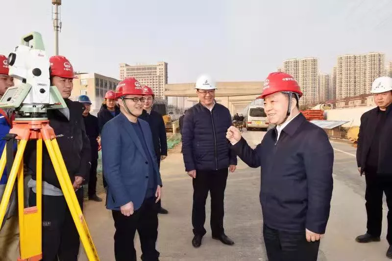 江西省委副書記、代省長葉建春看望慰問九洲高架東延項(xiàng)目一線職工